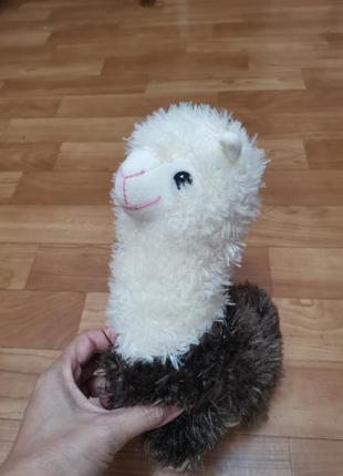 Игрушка лама, пушистая, нежная. альпака