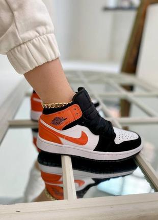 Мужские кроссовки nike air jordan 1 retro mid black orange white скидка sale / smb