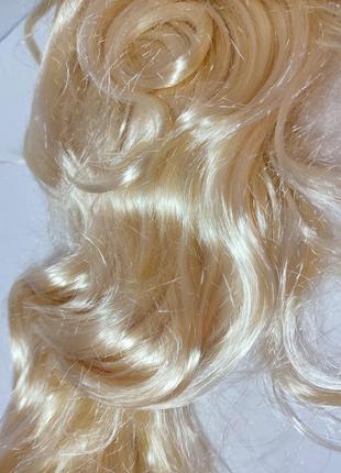 Карнавальный маскарадный парик блондинка9 фото