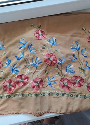 Красивый щурф палантин с вышивкой fashion scarf