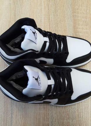 Nike air jordan 1 високі білі з чорним кросівки жіночі шкіряні відмінна якість найк джордан осінні зимові з хутром теплі високі ботінки сапоги3 фото