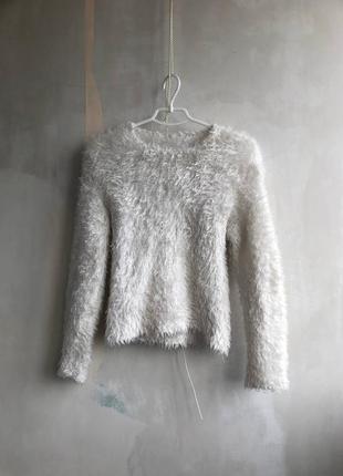 Пухнастий білий вінтажний светр  светрик м'який пухкий світлий вінтаж  на зиму осінь