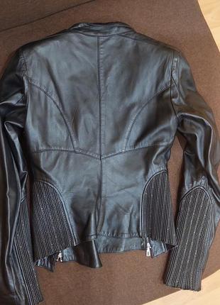 Продам женскую курточку из натуральной кожи, италия, размер s, черная2 фото