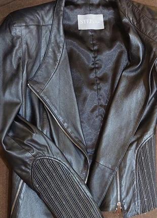 Продам женскую курточку из натуральной кожи, италия, размер s, черная1 фото