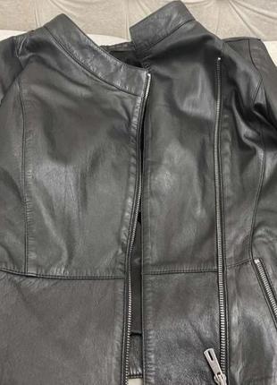 Продам женскую курточку из натуральной кожи, италия, размер s, черная3 фото