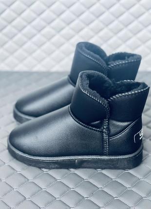 Женские черные мини угги mini ugg leather уггі міні жіночі