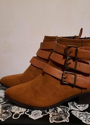 Черевики next