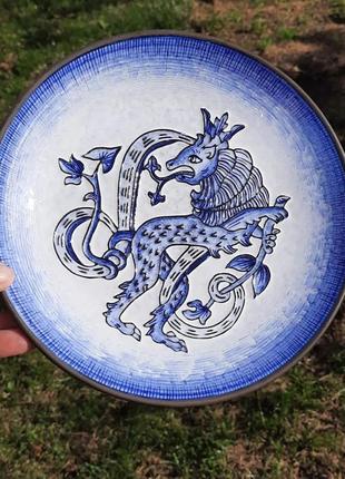 Рідкісна тарілка-панно з цікавим орнаментом