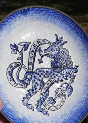 Рідкісна тарілка-панно з цікавим орнаментом