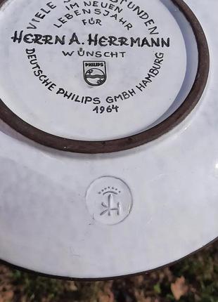 Рідкісна тарілка-панно з цікавим орнаментом