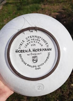 Рідкісна тарілка-панно з цікавим орнаментом