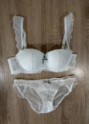 Комплект нижнего белья simple в стиле victoria's secret с кружевом белый4 фото