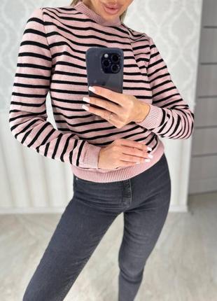 Женский теплый свитер, в полоску, прилегающий, пудра с черным1 фото
