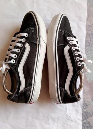 Молодіжні кеди/ кросівки, чорно-білі бренду vans8 фото