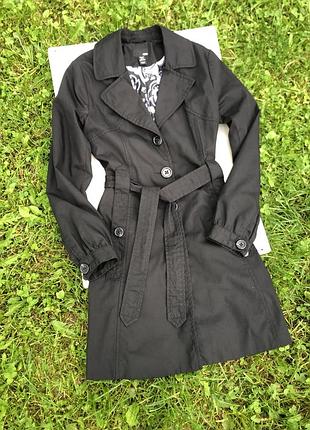 Чорний плащ тренч