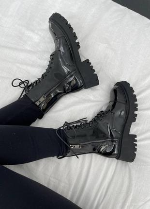 Черевики balenciaga tractor boots lacquer4 фото