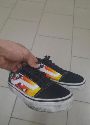 Кроссовки vans