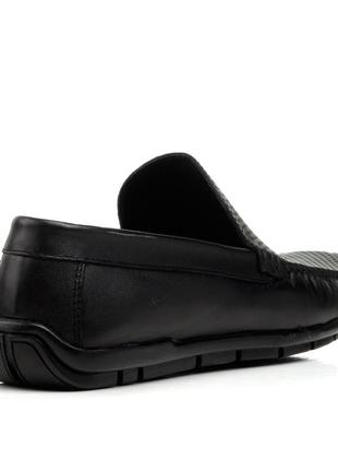 Мокасины мужские черные кожаные с перфорацией 26304 фото