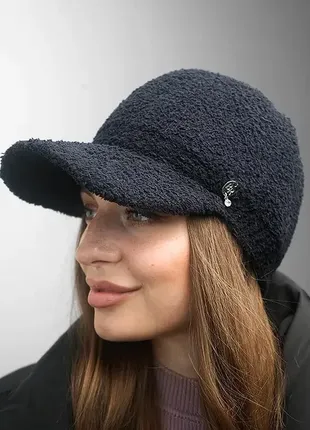 М'яка стильна тепла чорна жіноча бейсболка