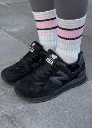 Женские кроссовки с мехом new balance 574 black fur5 фото