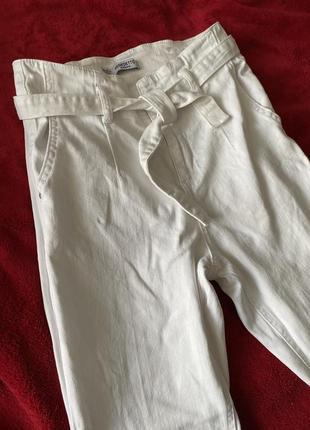 Белые джинсы с ремнем, турция3 фото