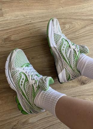 Бігові кросівки з сіточкою saucony4 фото