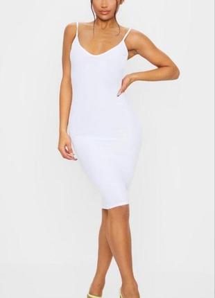 Стильне плаття prettylittlething