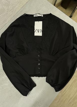 Блуза с кружевом от zara