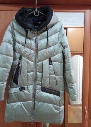 Зимняя женская куртка размер s