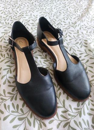 Кожаные туфли clarks