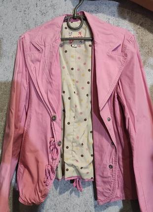 Куртка рожева для весни