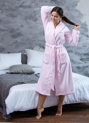 Нежный приятный теплый длинный женский флисовый халат под пояс цвет розовый
