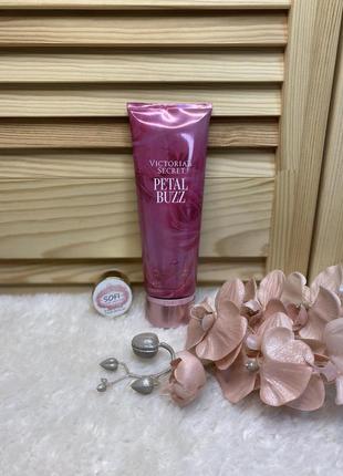 Лосьон виктория сикрет petal buzz  пелюстковий гул victoria's secret оригинал1 фото