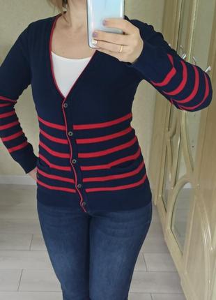 Фірмова кофта