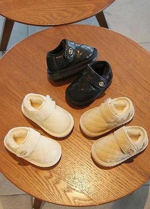 Теплая обувь для малышей3 фото