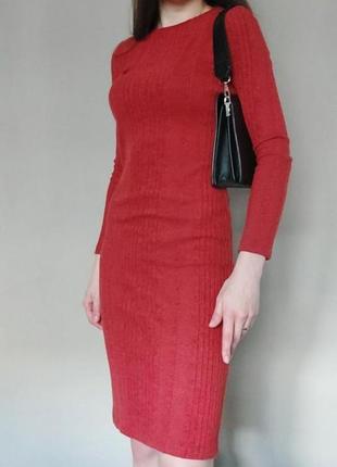 Трикотажна сукня кольору теракоти