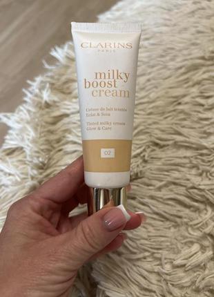 Clarins тональной крем 2 milky boost cream tinted milky cream тональный крем с эффектом сияния2 фото