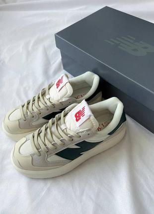 Женские кожаные кроссовки new balance ct302 platform. цвет молочный с зеленым