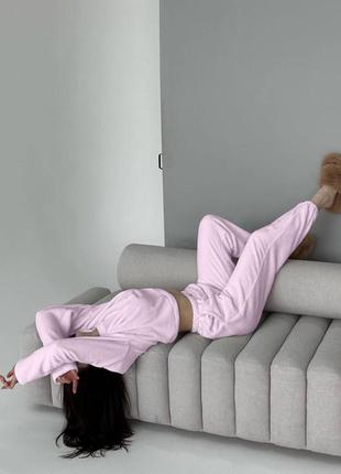 Велюровая пижама комплект для сна и дома кофта свободного кроя лонгслив свитшот брюки джоггеры костюм теплая коричневая розовая синяя8 фото