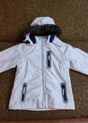 Куртка для девочки размер 134 (весна,осень,не теплая,меет немножко синтепона)