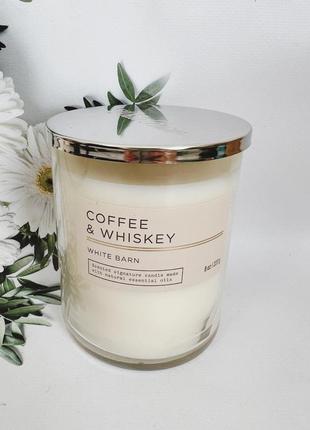 Свічка coffee &amp; whiskey від bath and body works