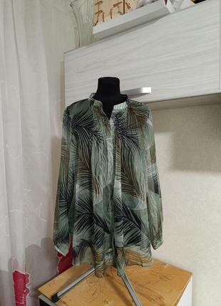 Прозрачная оверсайз блуза удлиненная блузка в тропики пальмы fuga хаки