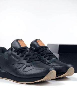 Женские теплые кроссовки reebok classic черные5 фото