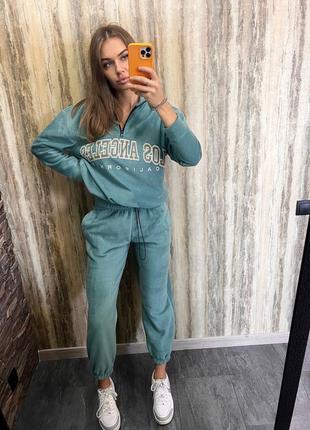 Спортивный костюм