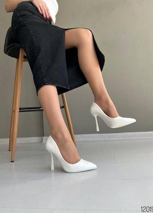 Туфли на каблуке белые шпильке лодочки белые с узким носиком на квадратном каблуке шпильке высокой4 фото
