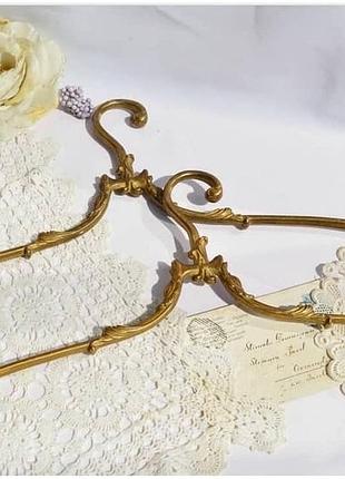 Антикварная вешалка, тремпель! бронза.