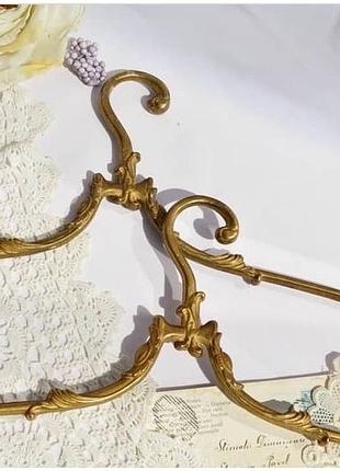 Антикварная вешалка, тремпель! бронза.