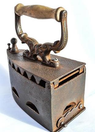 Антикварний колекційний праска! рідкісний!!! гарна робота,цікава форма! чудовий...