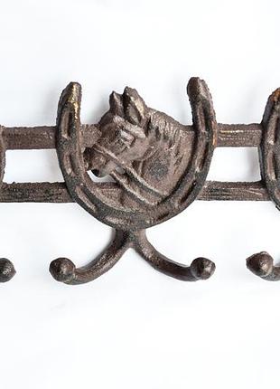 Ключница,крючки! вешалка!подкова!кони,лошади!