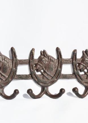 Ключница,крючки! вешалка!подкова!кони,лошади!